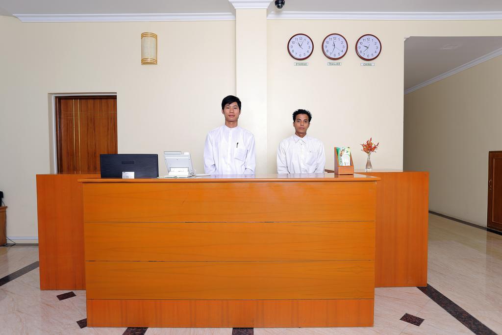 Apex Hotel Naypyidaw Exterior photo