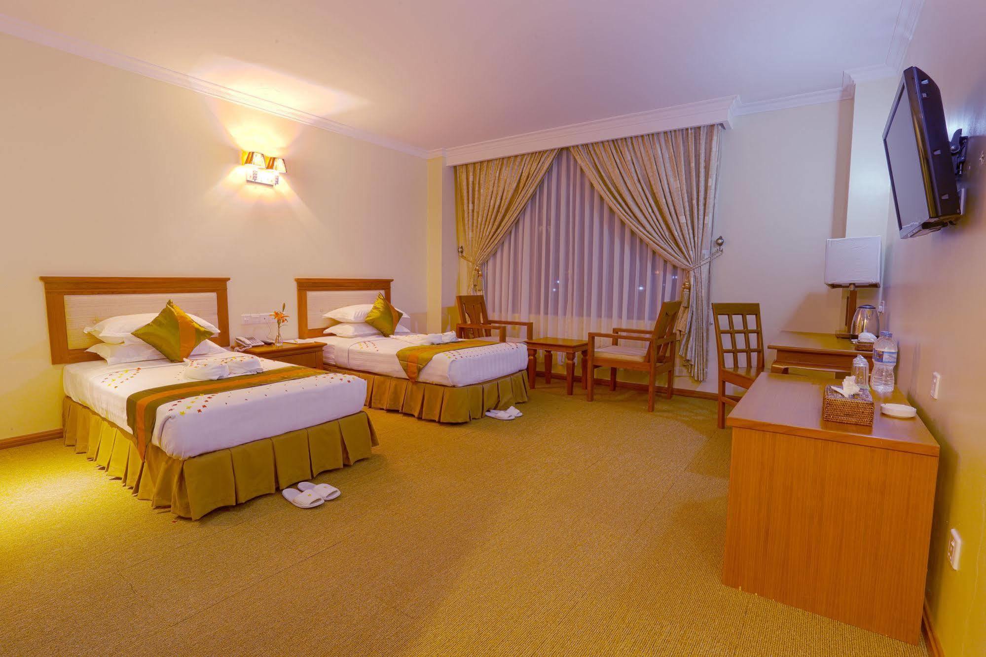 Apex Hotel Naypyidaw Exterior photo